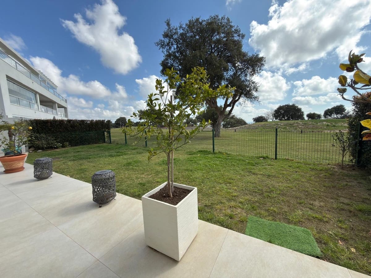 3 quarto Apartamento para venda em San Roque com piscina garagem - 659 000 € (Ref: 9720724)