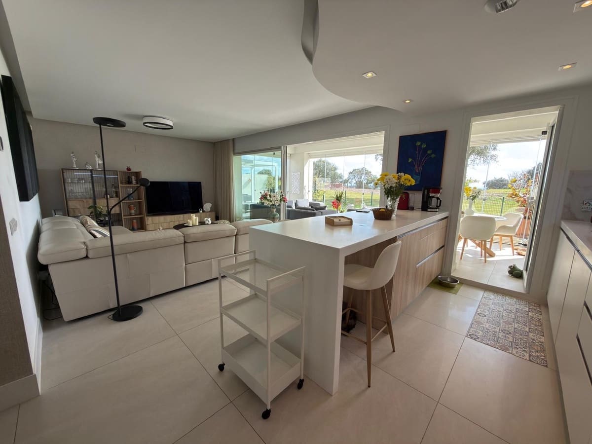 3 bedroom Apartment for sale in San Roque with pool garage - € 659,000 (Ref: 9720724)
