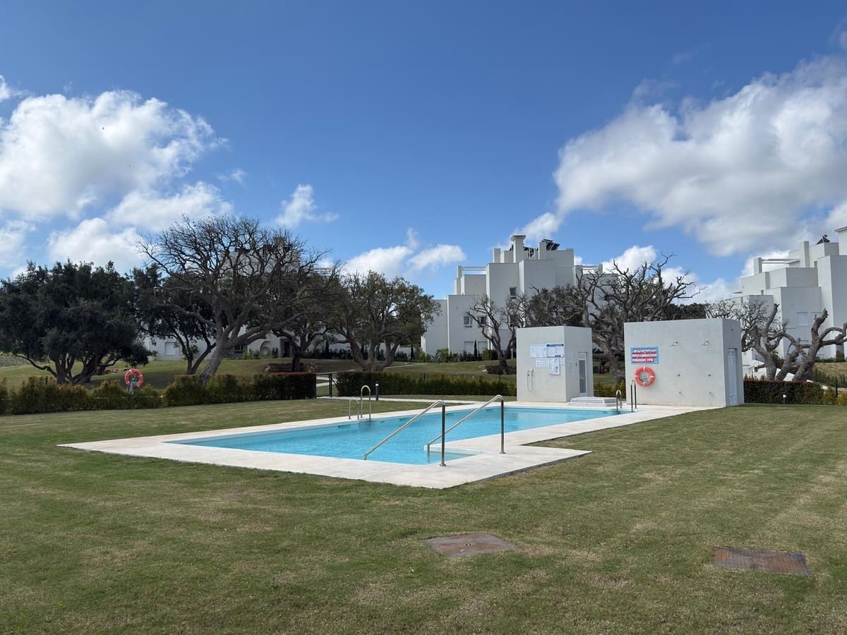 3 bedroom Apartment for sale in San Roque with pool garage - € 659,000 (Ref: 9720724)