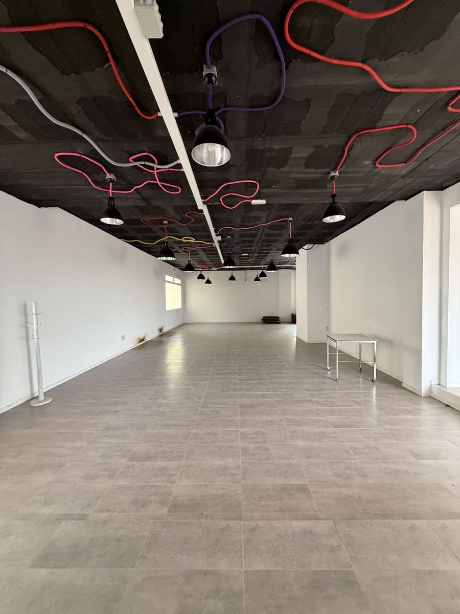 Erhverv til leje i San Roque med garage - € 4.500 (Ref: 9807470)