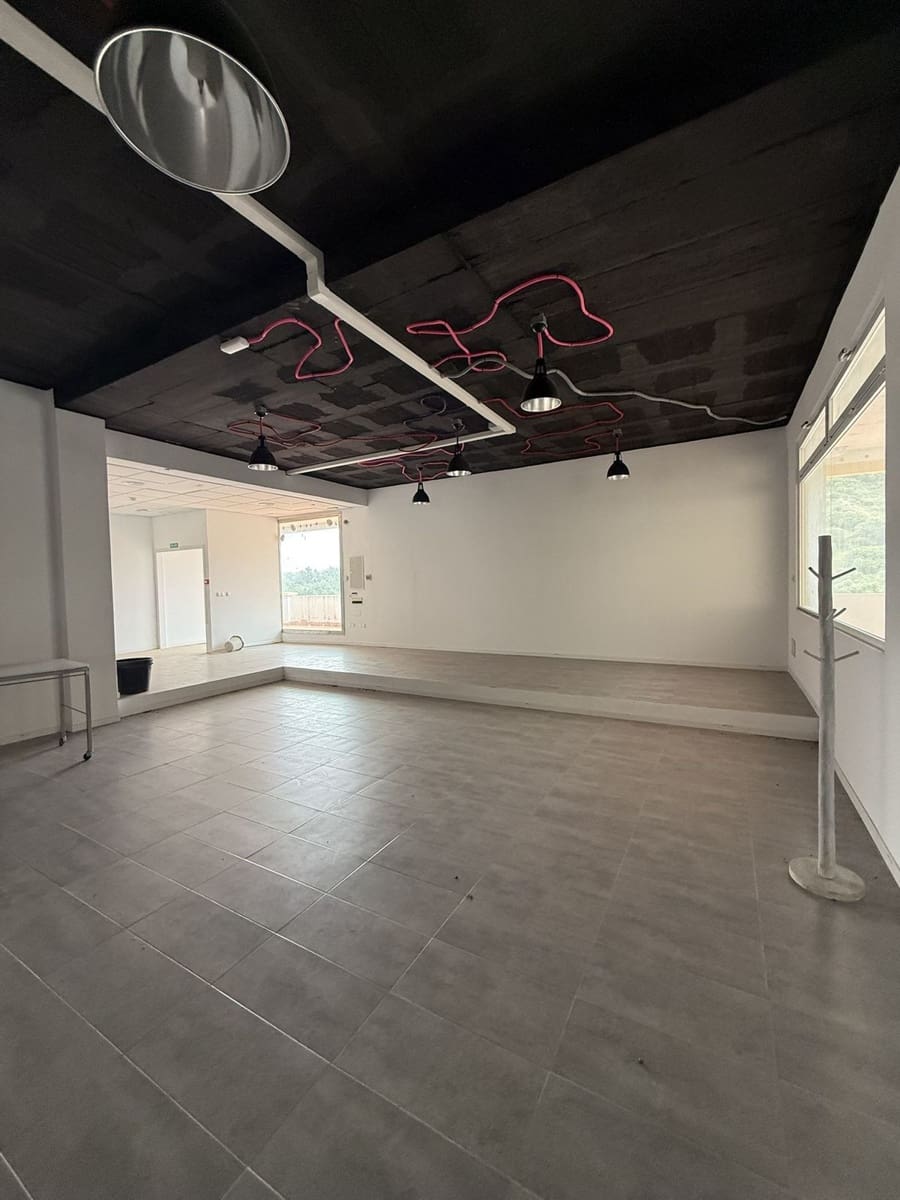 Erhverv til leje i San Roque med garage - € 4.500 (Ref: 9807470)