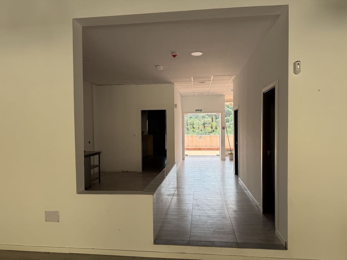 Commercial for rent in San Roque with garage - € 4,500 (Ref: 9807470)