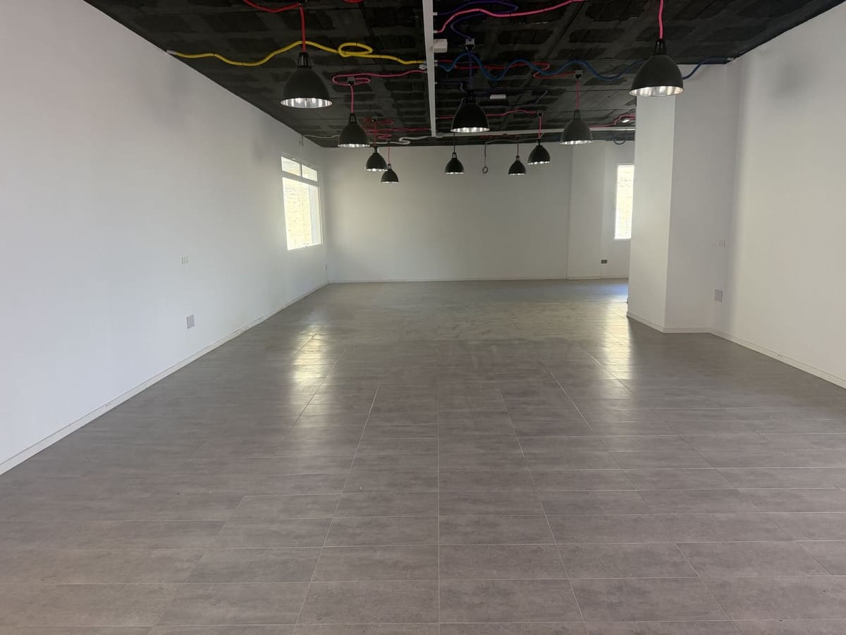 Commercial for rent in San Roque with garage - € 4,500 (Ref: 9807470)