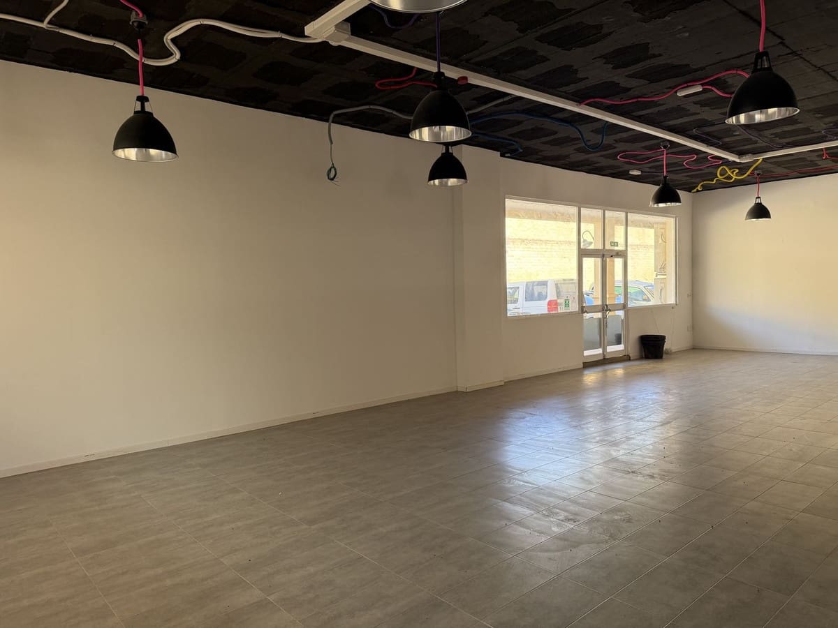 Commercial for rent in San Roque with garage - € 4,500 (Ref: 9807470)
