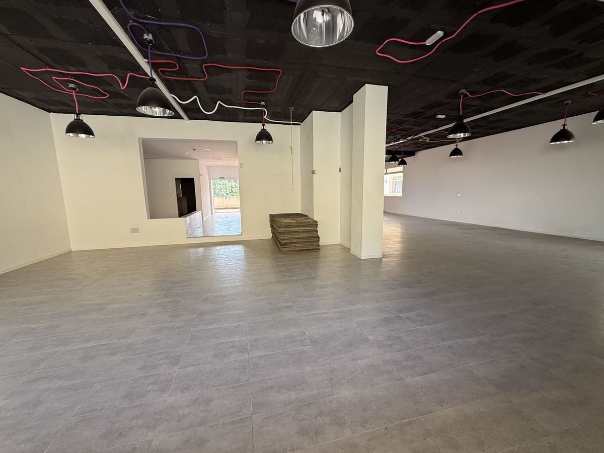 Commercial for rent in San Roque with garage - € 4,500 (Ref: 9807470)