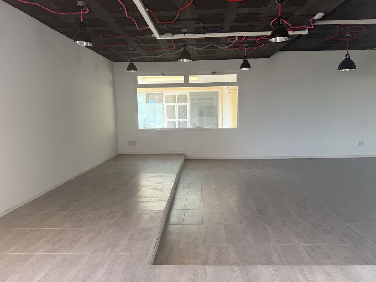 Commercial for rent in San Roque with garage - € 4,500 (Ref: 9807470)