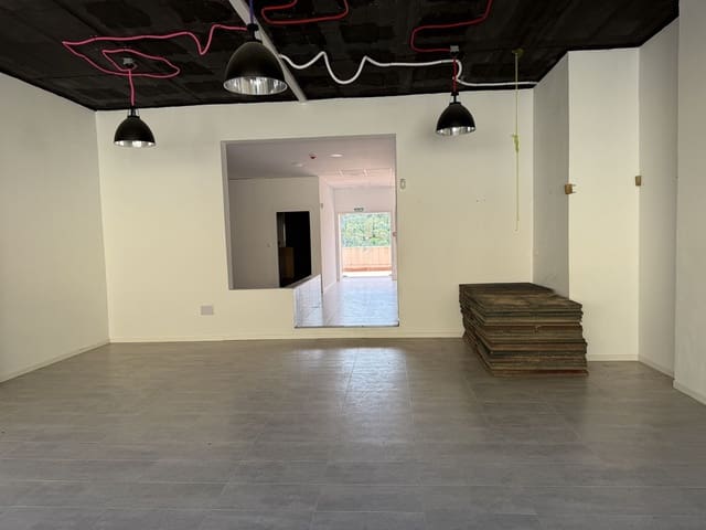 Kommersiell til leie i Sotogrande Alto, San Roque med garasje - € 4 500 (Ref: 9807470)