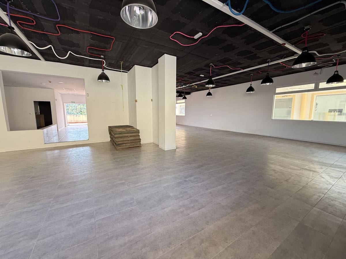 Commercial for rent in San Roque with garage - € 4,500 (Ref: 9807470)