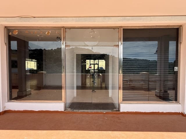 Kommersiell til leie i Sotogrande Alto, San Roque med garasje - € 4 500 (Ref: 9807470)