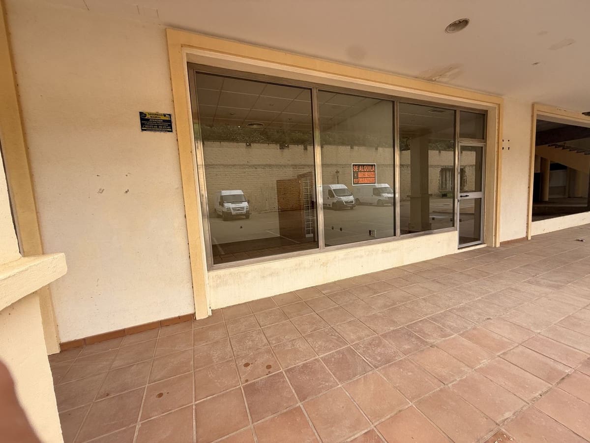 Erhverv til leje i San Roque med garage - € 980 (Ref: 9826048)