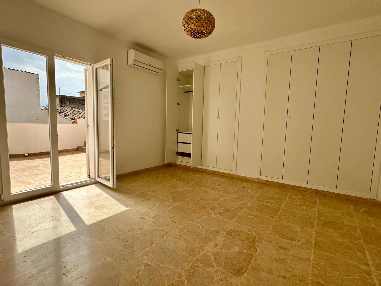 3 bedroom Townhouse for rent in Porreres - € 1,800 (Ref: 10048137)