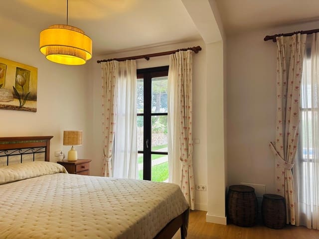 4 sypialnia Dom blizniak do wynajęcia w Portocolom, Felanitx z basenem garażem - 3 500 € (Ref: 10136388)