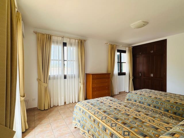 4 sypialnia Dom blizniak do wynajęcia w Portocolom, Felanitx z basenem garażem - 3 500 € (Ref: 10136388)