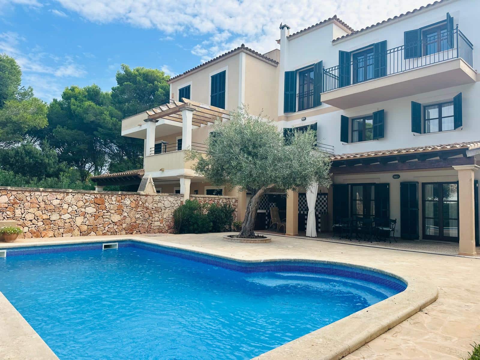 4 camera da letto Villetta Bifamiliare da affittare in Portocolom con piscina garage - 3.500 € (Rif: 10136388)