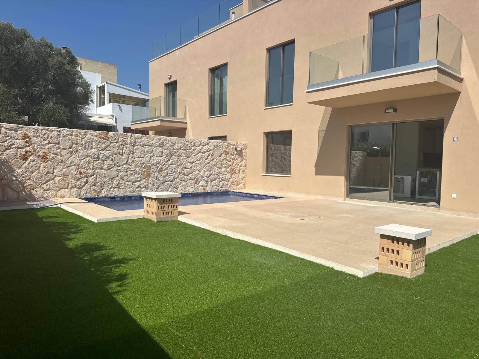 3 makuuhuone Paritalo vuokrattavana paikassa Portocolom mukana uima-altaan 
autotalli - 2 550 € (Ref: 10149335)