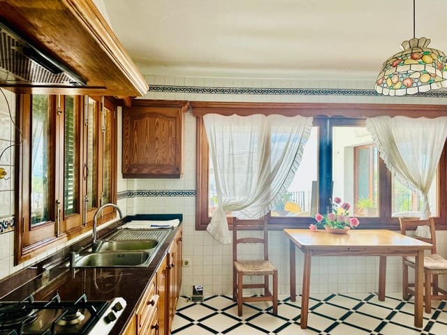 4 slaapkamer Strandappartement te koop in Portocolom, Felanitx met garage - € 670.000 (Ref: 10163522)