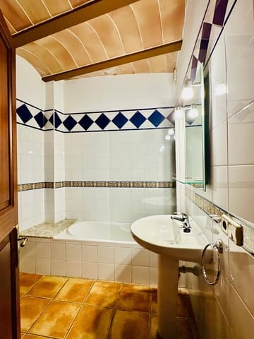 3 bedroom Townhouse for rent in Felanitx with garage - € 1,400 (Ref: 10175591)