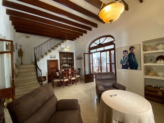 Casa de 8 habitaciones en Felanitx en venta - 595.000 € (Ref: 7376670)