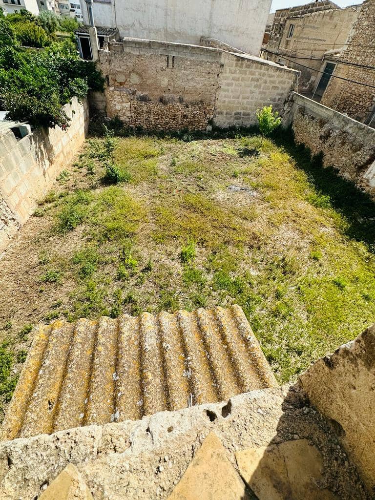 4 bedroom Townhouse for sale in Felanitx with garage - € 350,000 (Ref: 7555750)