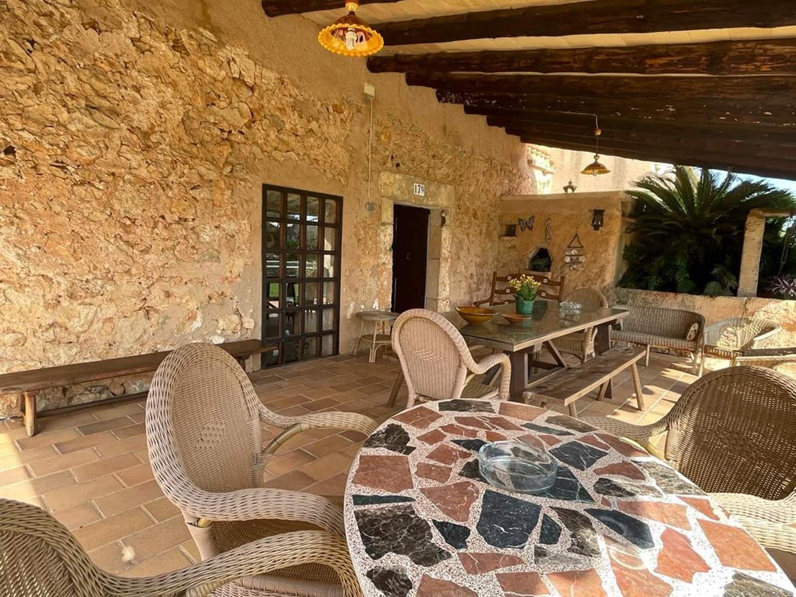 3 bedroom Finca/Country House for rent in Felanitx with pool - € 2,500 (Ref: 7565983)