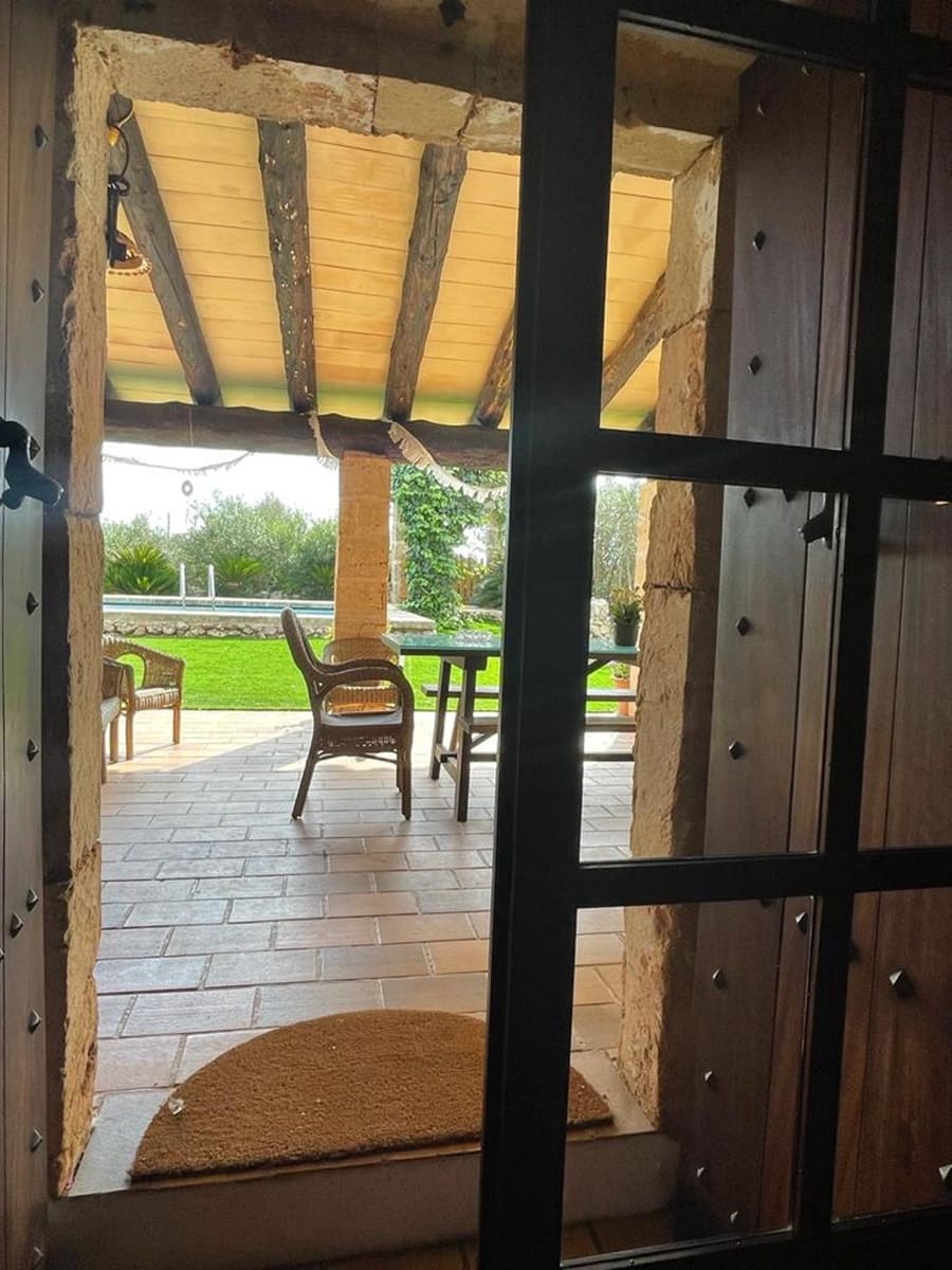 3 bedroom Finca/Country House for rent in Felanitx with pool - € 2,500 (Ref: 7565983)