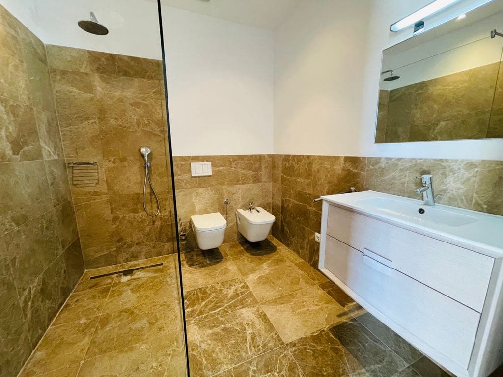 Villa for sale in Manacor with pool - € 3,890,000 (Ref: 7881630)