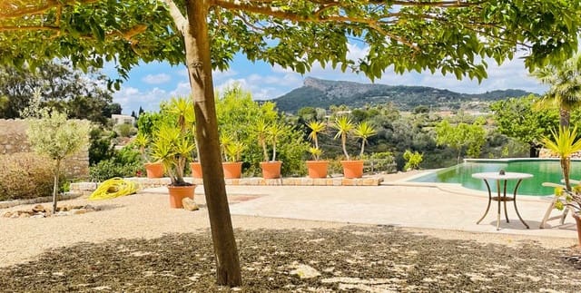 Villa til salgs i Manacor med svømmebasseng - € 3 890 000 (Ref: 7881630)