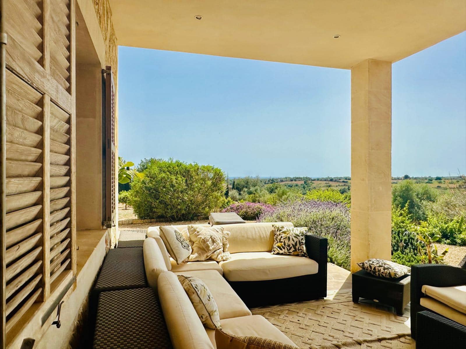 Villa for sale in Manacor with pool - € 3,890,000 (Ref: 7881630)