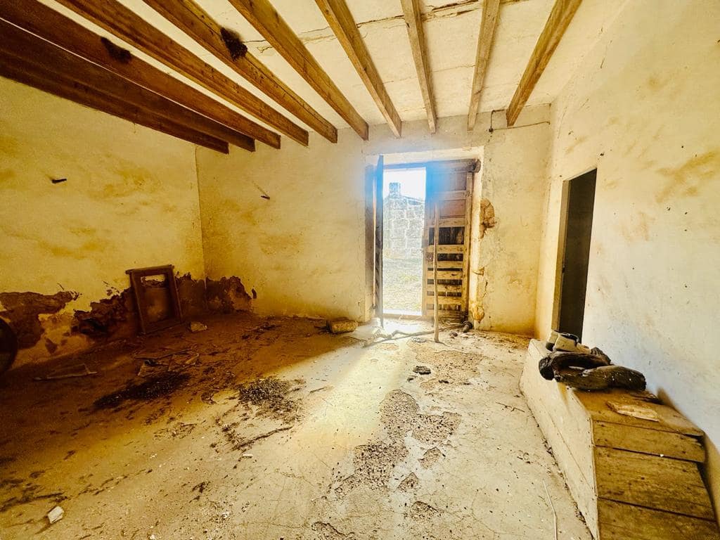 7 slaapkamer Finca/Landhuis te koop in Sa Rapita / La Rapita met garage - € 450.000 (Ref: 8049014)