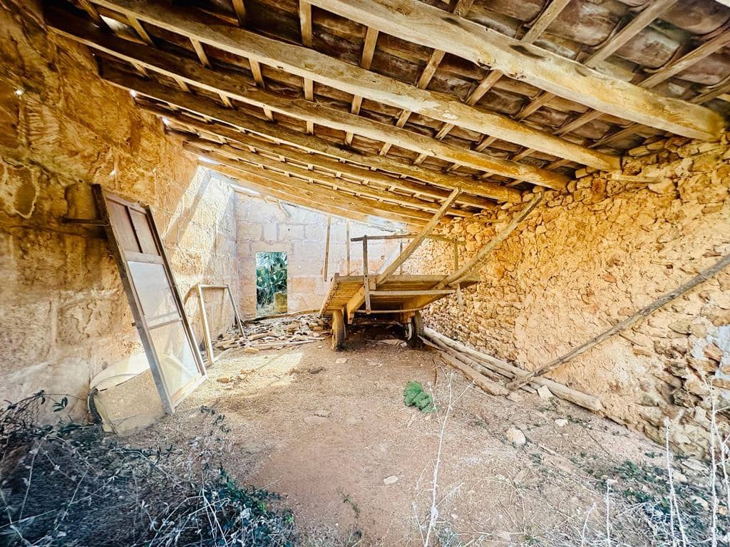 7 slaapkamer Finca/Landhuis te koop in Sa Rapita / La Rapita met garage - € 450.000 (Ref: 8049014)