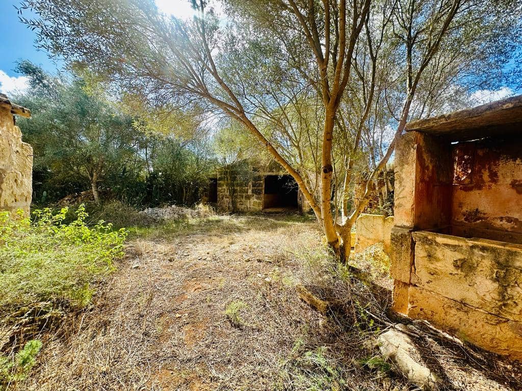 7 slaapkamer Finca/Landhuis te koop in Sa Rapita / La Rapita met garage - € 450.000 (Ref: 8049014)