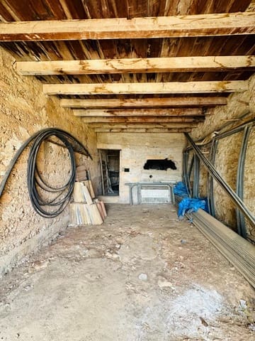 4 chambre Finca/Maison de Campagne à vendre à Espinagar, Manacor avec garage - 250 000 € (Ref: 8280046)