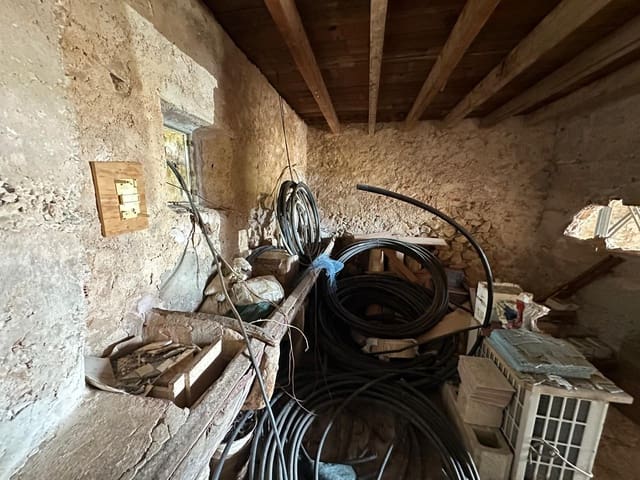 4 chambre Finca/Maison de Campagne à vendre à Espinagar, Manacor avec garage - 250 000 € (Ref: 8280046)