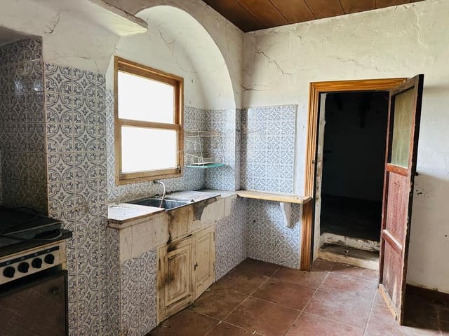 4 chambre Finca/Maison de Campagne à vendre à Espinagar, Manacor avec garage - 250 000 € (Ref: 8280046)