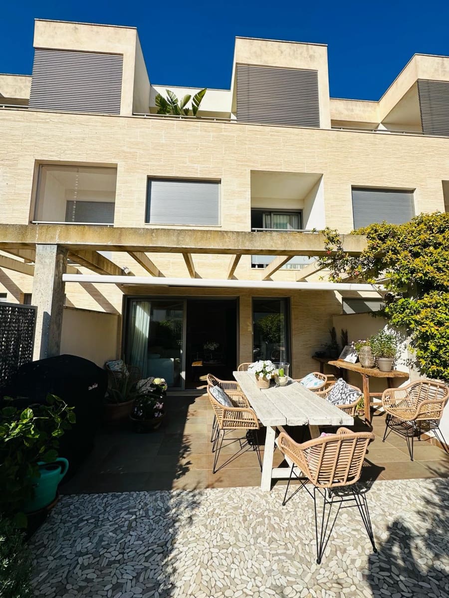 4 quarto Moradia em Banda para venda em Portocolom com piscina garagem - 850 000 € (Ref: 8404026)