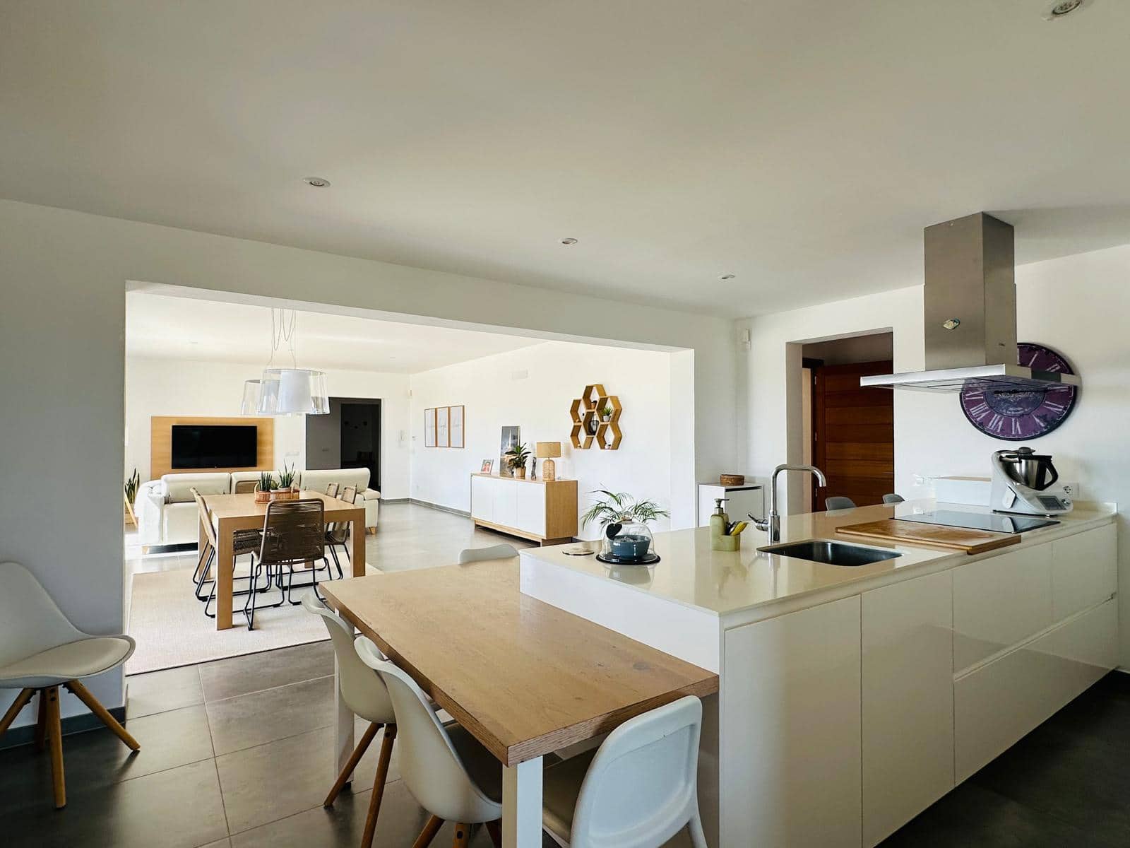 5 soveværelse Finca/Landehus til salg i Espinagar med swimmingpool garage - € 3.150.000 (Ref: 8499073)