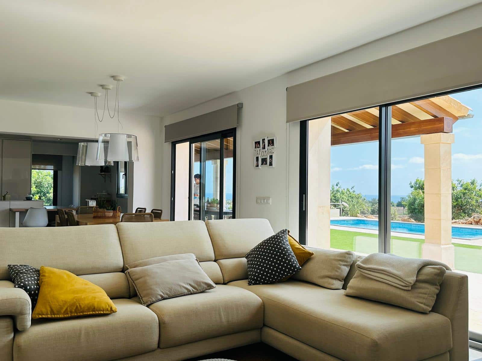 5 soveværelse Finca/Landehus til salg i Espinagar med swimmingpool garage - € 3.150.000 (Ref: 8499073)