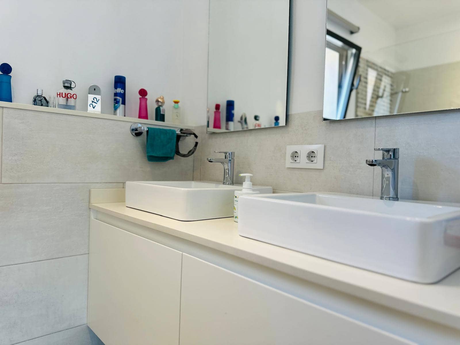 5 soveværelse Finca/Landehus til salg i Espinagar med swimmingpool garage - € 3.150.000 (Ref: 8499073)