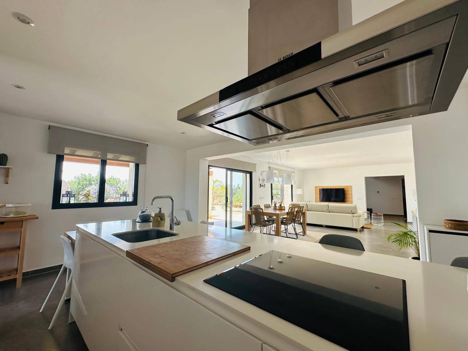 5 soveværelse Finca/Landehus til salg i Espinagar med swimmingpool garage - € 3.150.000 (Ref: 8499073)