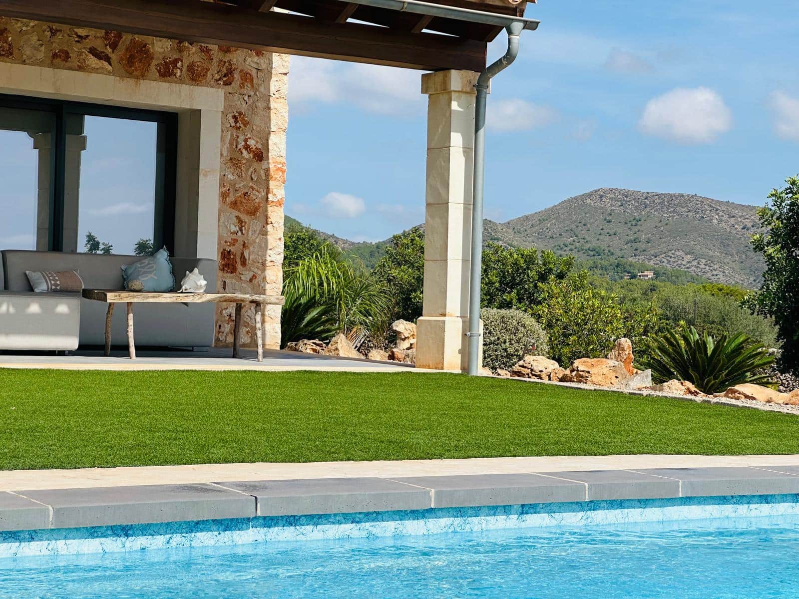 5 soveværelse Finca/Landehus til salg i Espinagar med swimmingpool garage - € 3.150.000 (Ref: 8499073)