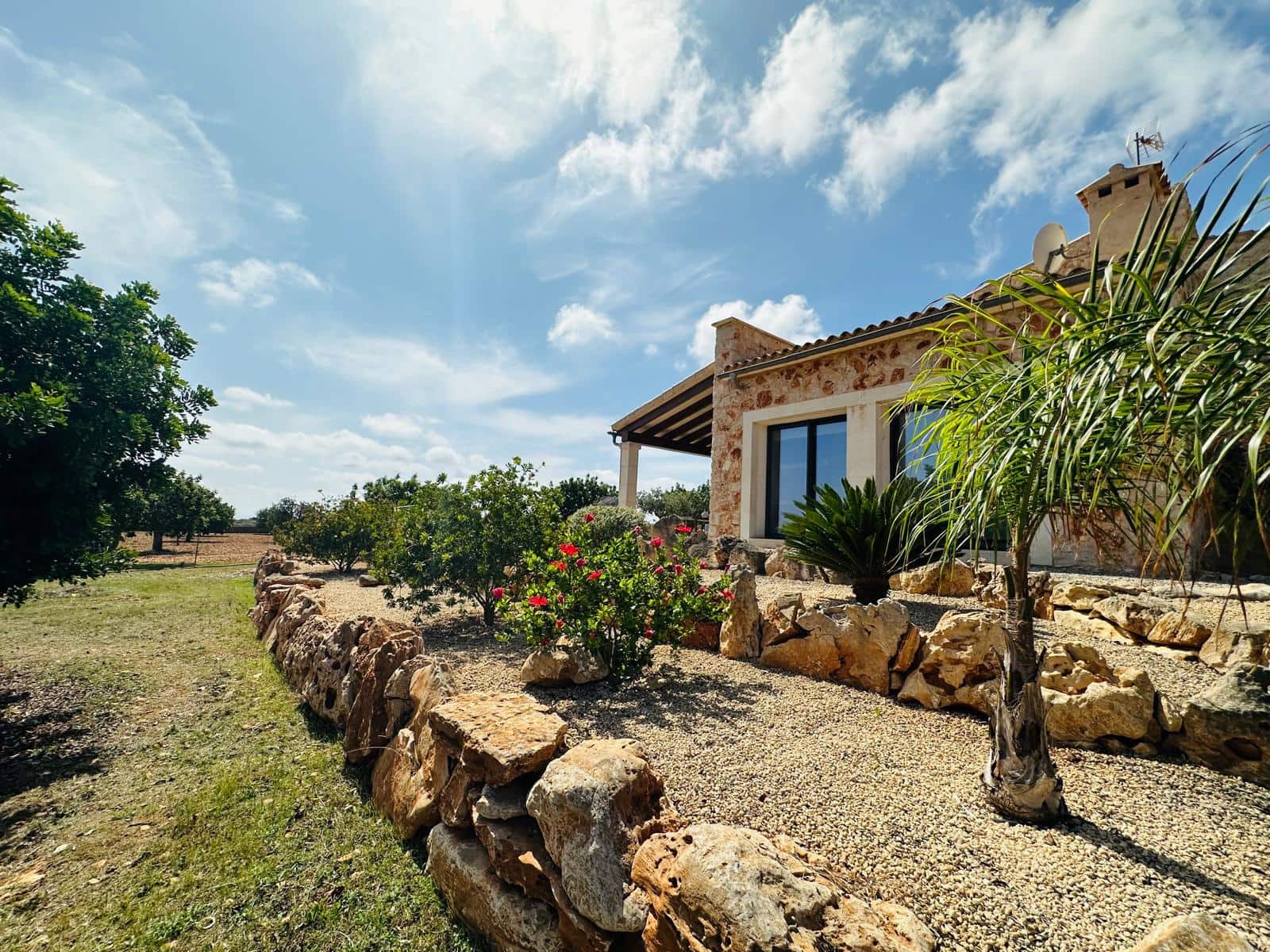 5 soveværelse Finca/Landehus til salg i Espinagar med swimmingpool garage - € 3.150.000 (Ref: 8499073)