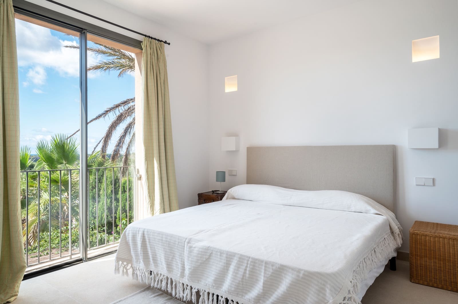 4 Zimmer Villa zu verkaufen in Ses Salines mit Pool Garage - 1.600.000 € (Ref: 8609264)