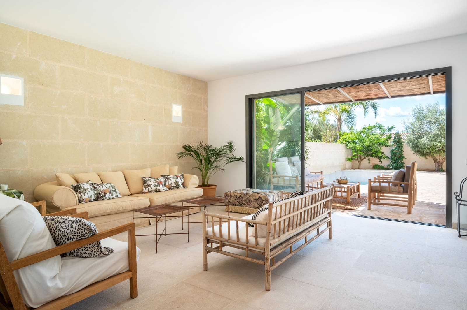 4 Zimmer Villa zu verkaufen in Ses Salines mit Pool Garage - 1.600.000 € (Ref: 8609264)