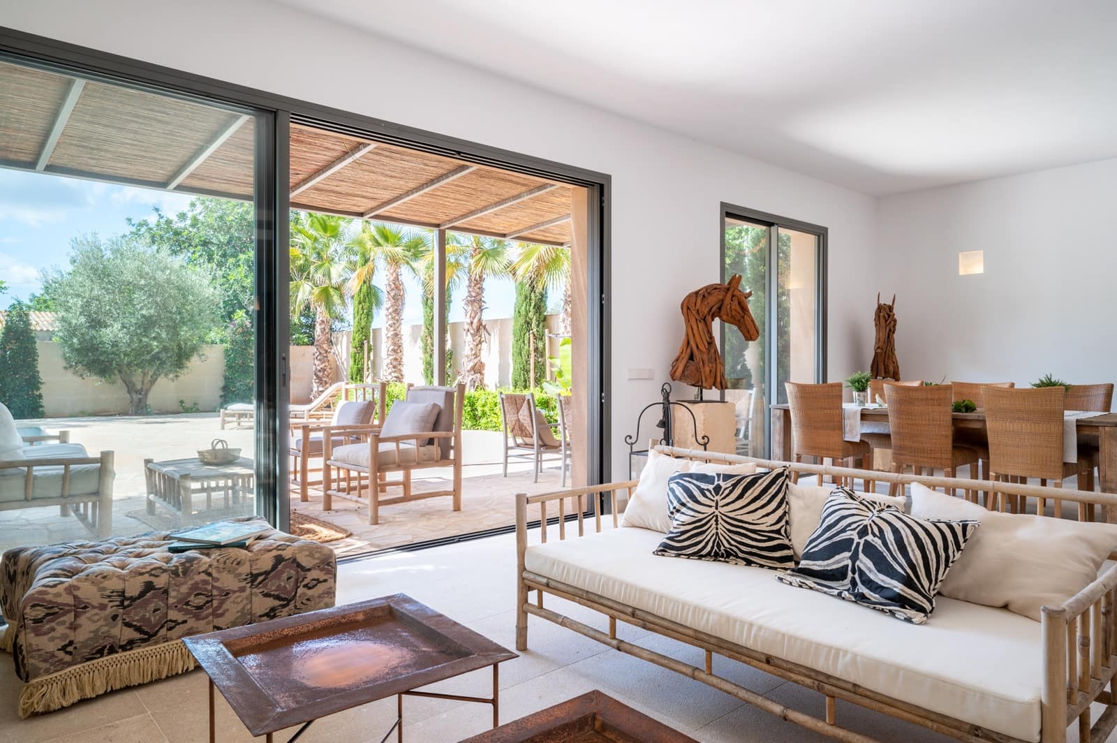 4 Zimmer Villa zu verkaufen in Ses Salines mit Pool Garage - 1.600.000 € (Ref: 8609264)