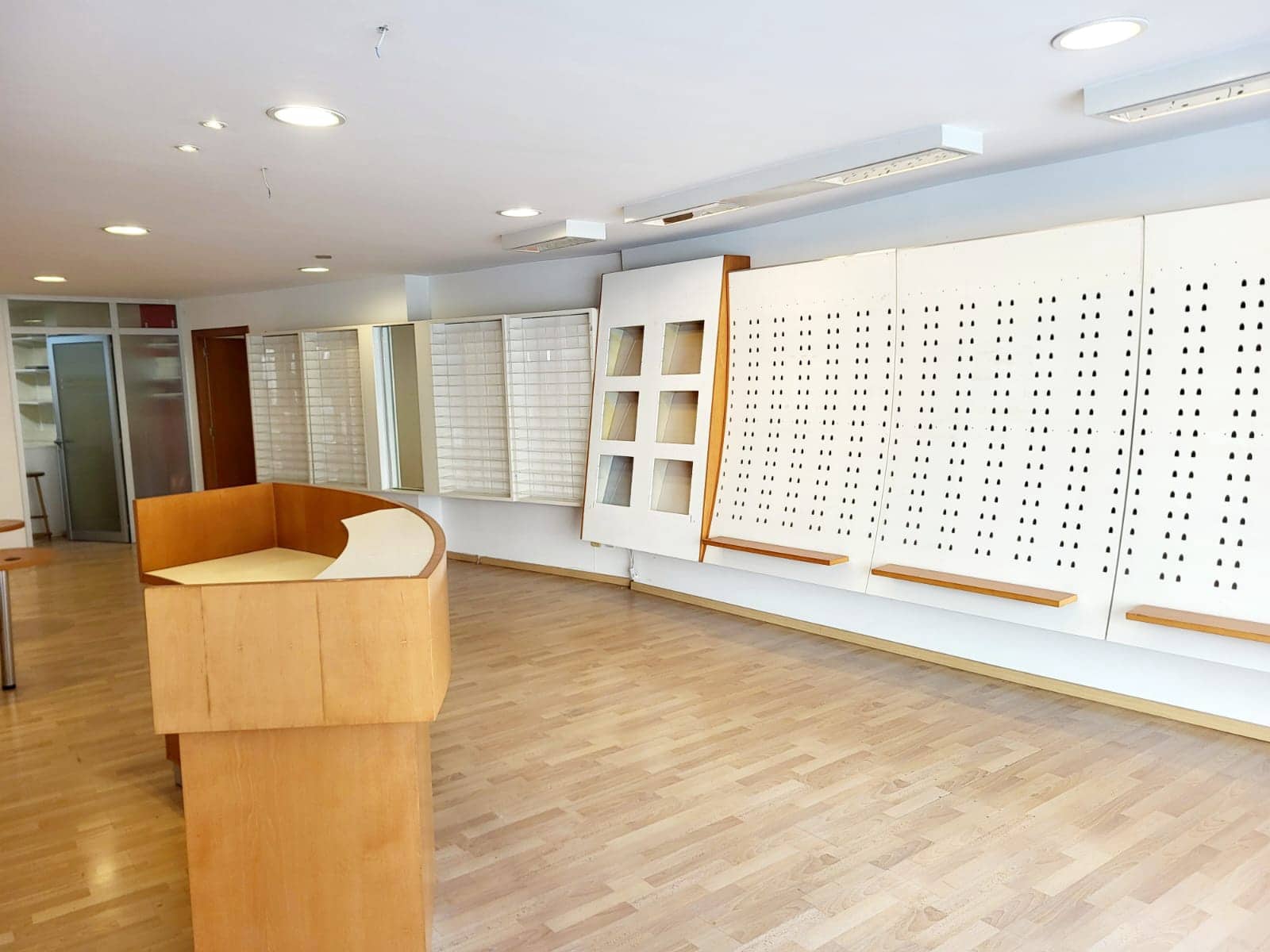 Local Commercial de 2 chambres à louer à Felanitx - 1 200 € (Ref: 8835168)