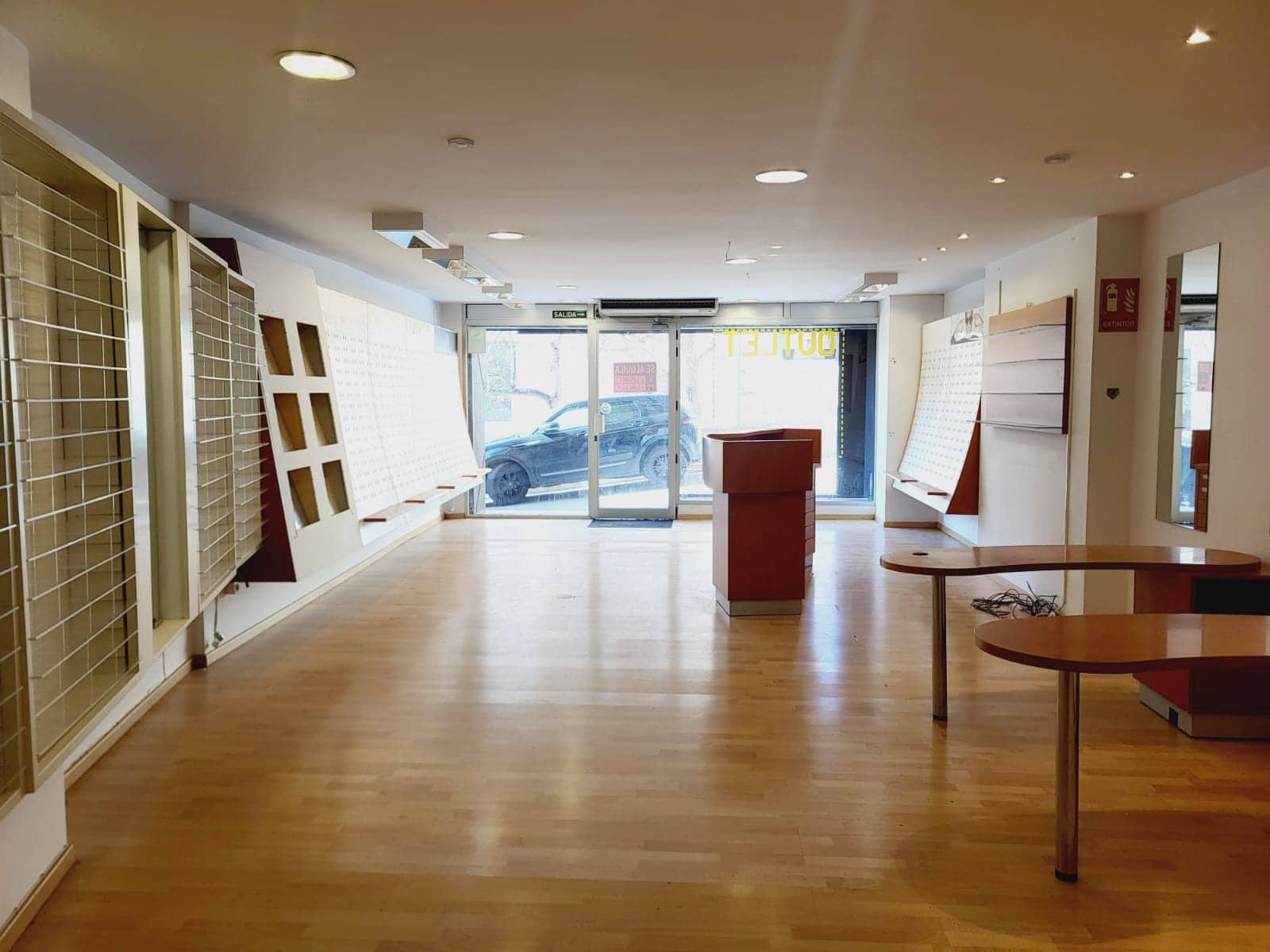 Local Commercial de 2 chambres à louer à Felanitx - 1 200 € (Ref: 8835168)