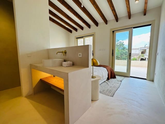 3 bedroom Townhouse for sale in Felanitx with pool - € 1,580,000 (Ref: 8935854)