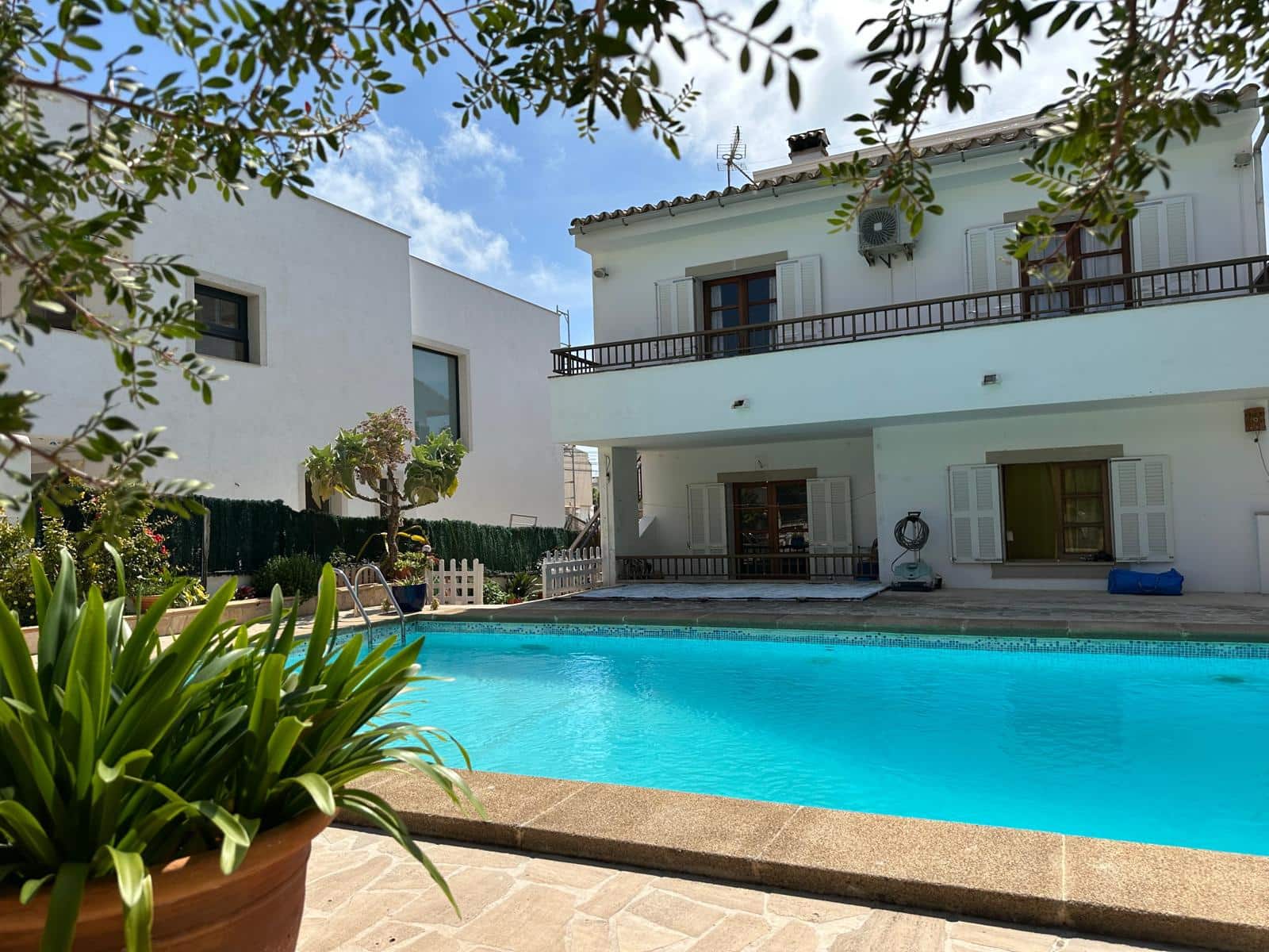 5 soveværelse Semi-Rækkehus til salg i Portocolom med swimmingpool garage - € 895.000 (Ref: 8953403)