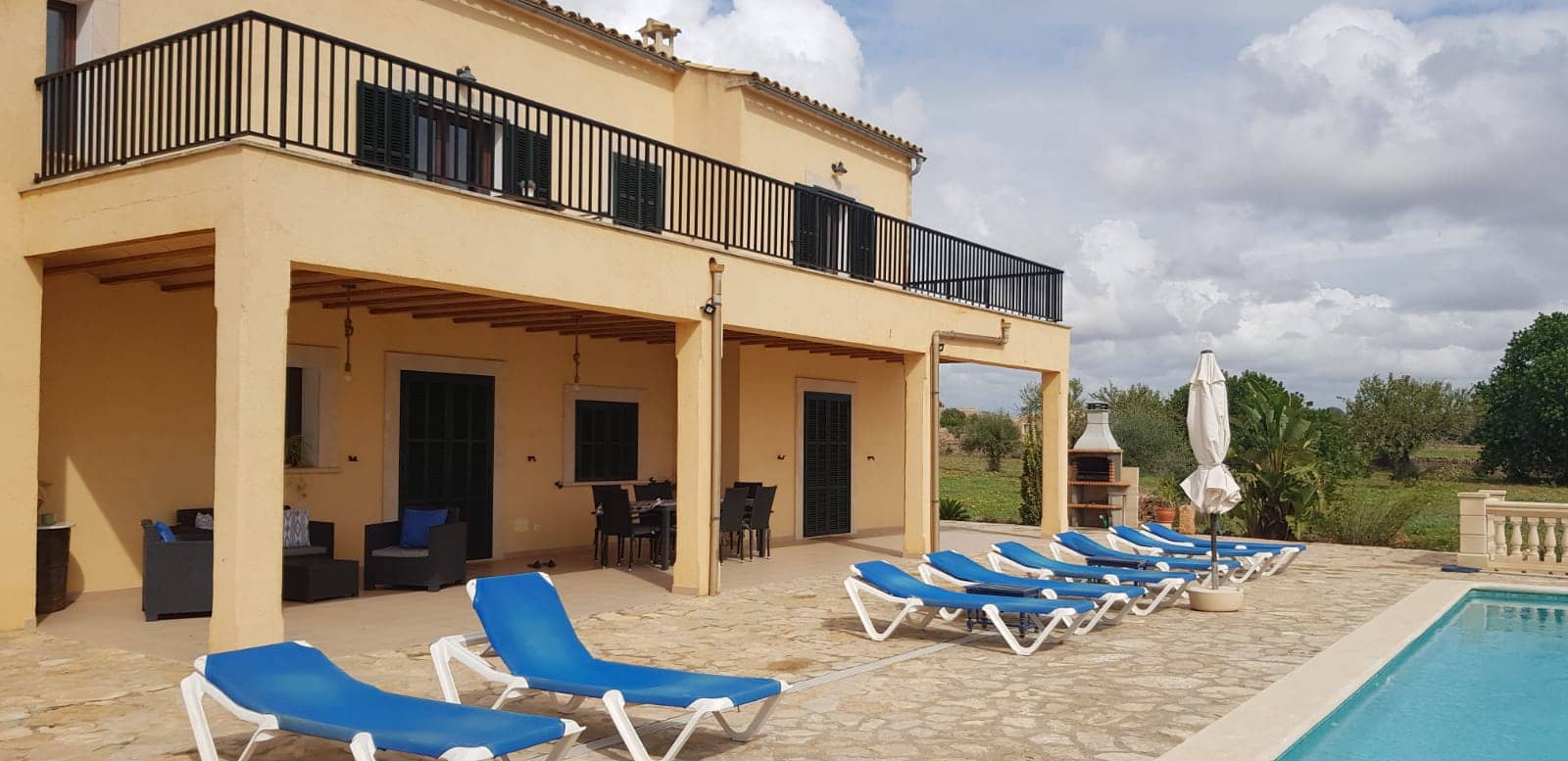 5 bedroom Finca/Country House for rent in Campos with pool garage - € 4,300 (Ref: 8986552)