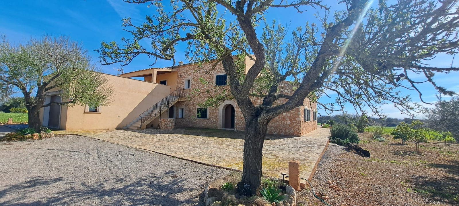 5 bedroom Finca/Country House for rent in Campos with pool garage - € 4,300 (Ref: 8986552)